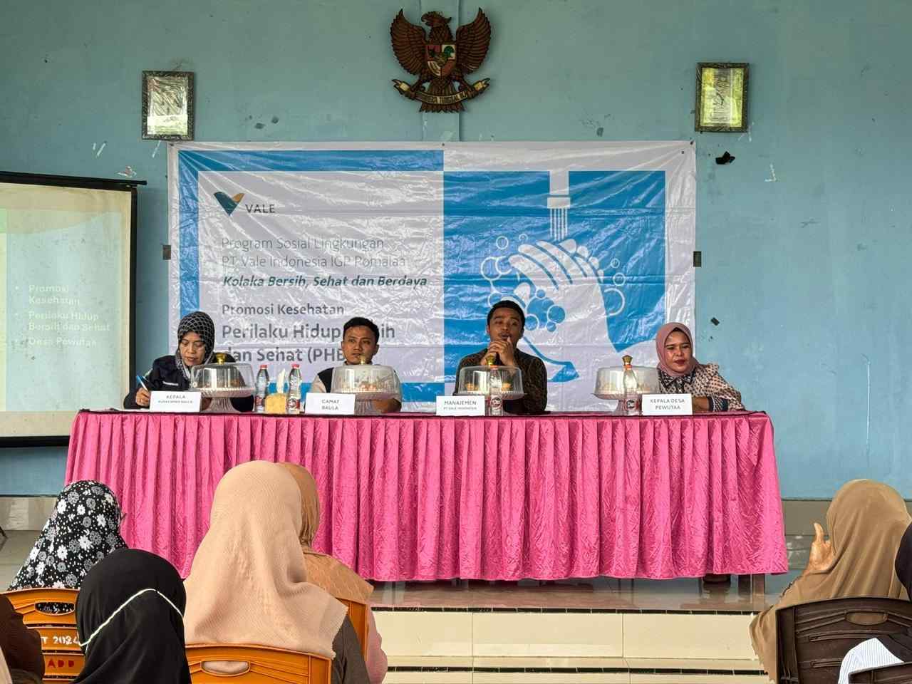 PT Vale Gencarkan Promkes PHBS di Desa Pewutaa. Foto: Istimewa.